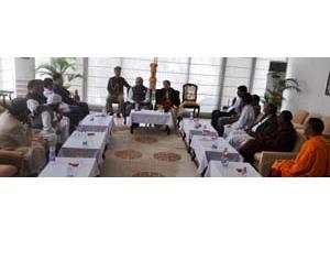 The Governor of Arunachal Pradesh Lt. Gen (Retd) Nirbhay Sharma and First Lady of the State Smti Jyotsna Sharma with the heads of religious institutions of Capital Complex in a Sarva Dharma meeting at Raj Bhawan, Itanagar on 30th December 2013.